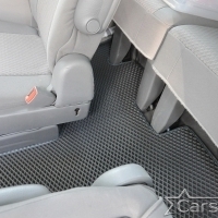 Автомобильные коврики EVA на Chrysler Town & Country V (2007->) 2 ряд: кресла 1+1 убираются в пол
